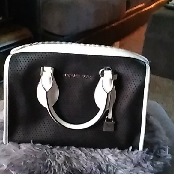 Purse - Picture 5 of 6